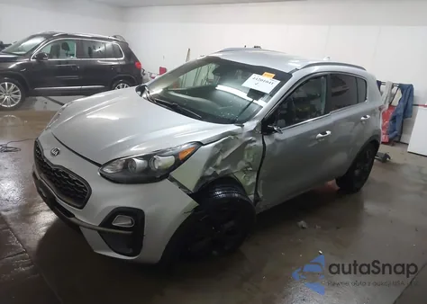 2020 Kia Sportage S z USA, uszkodzony, nr VIN KNDP6CAC2L7657501